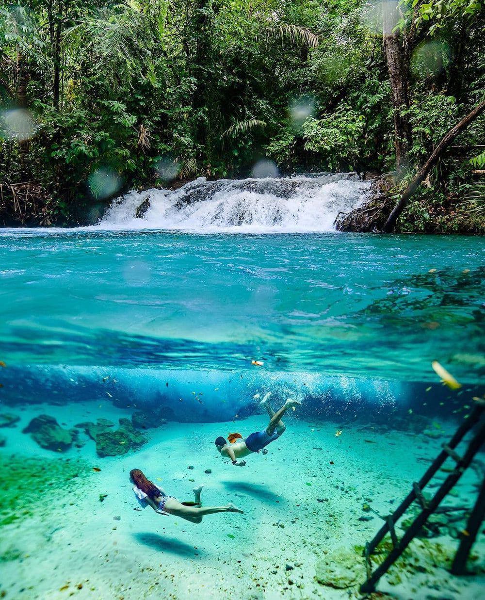 Baignade en couple - Parc d'État de Jalapão