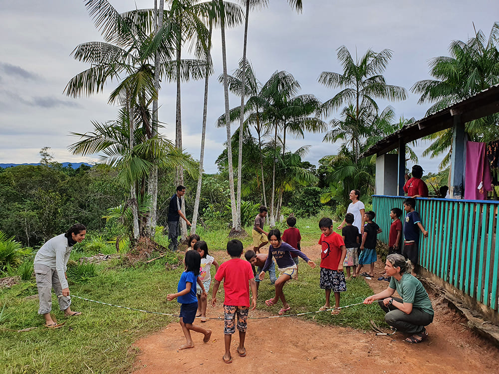 Community at maturaca in pico da neblina expedition