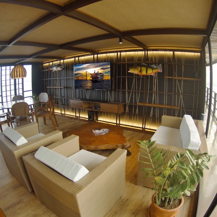Living room of boat Zaltan - Amazon Brazil