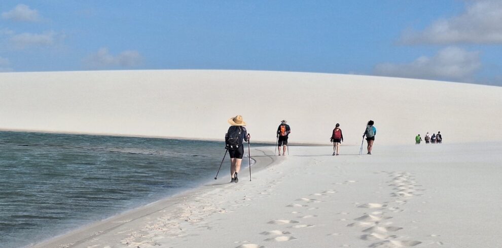 Trekking Lençóis Maranhenses saindo de Atins