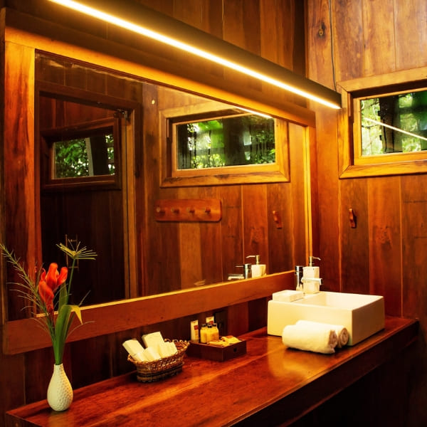 Luxury Bathroom in Amazon hotel
